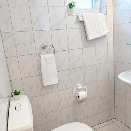 Moderne Einzelzimmer Mit Eigenem Bad & Gemeinschaftskueche Lägenhetshotell 3*