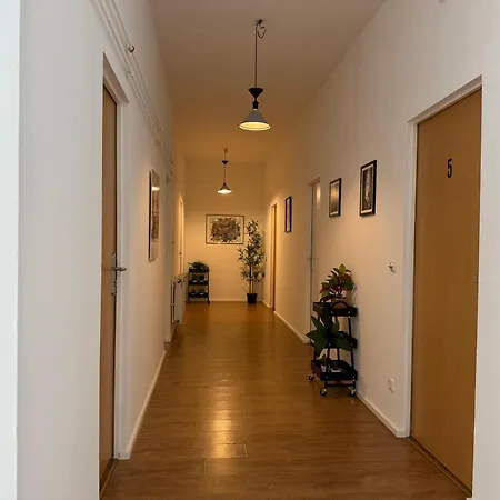Apartmanhotel Moderne Einzelzimmer Mit Eigenem Bad & Gemeinschaftskueche Frankfurt am Main