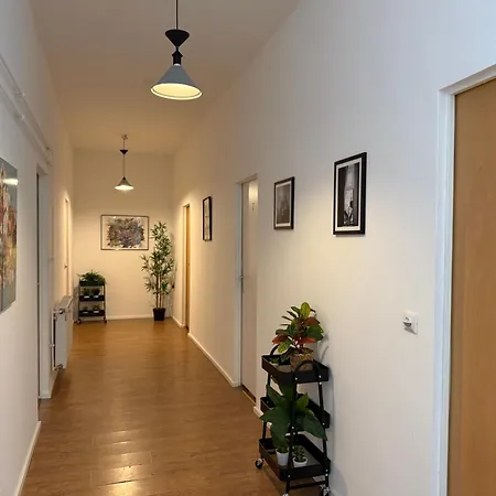 Moderne Einzelzimmer Mit Eigenem Bad & Gemeinschaftskueche Frankfurt am Main