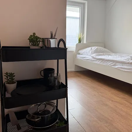 Apartmanhotel Moderne Einzelzimmer Mit Eigenem Bad & Gemeinschaftskueche 3*