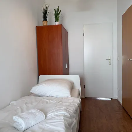 Lägenhetshotell Moderne Einzelzimmer Mit Eigenem Bad & Gemeinschaftskueche