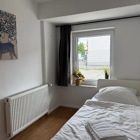Moderne Einzelzimmer Mit Eigenem Bad & Gemeinschaftskueche 3* Frankfurt am Main